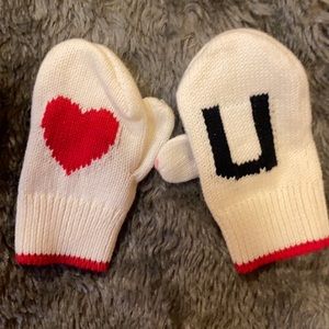 Gap LOVE U mittens NWOT